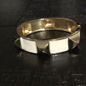 NWOT Gold Tone & Cream Hinged Cuff Bracelet !